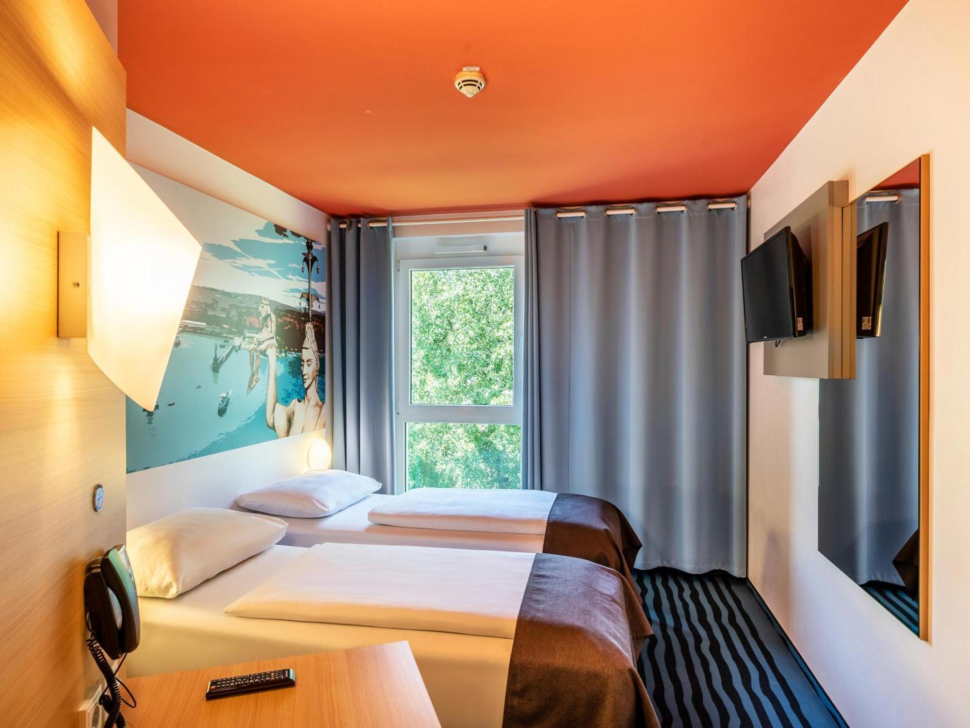 B&B Hotel Konstanz Bagian luar foto